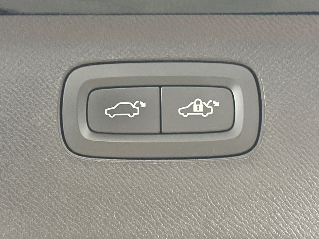 2022 Volvo XC90 Recharge Plug-In Hybrid T8 Inscription Expression 6 Passenger