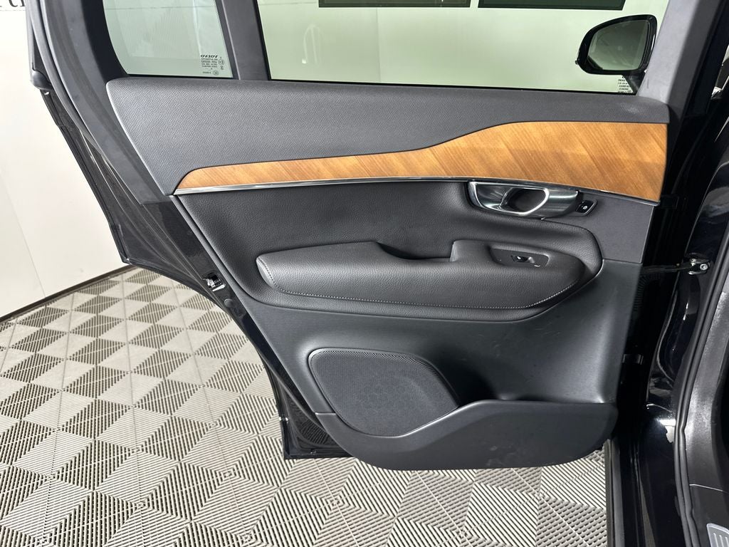 2022 Volvo XC90 Recharge Plug-In Hybrid T8 Inscription Expression 6 Passenger