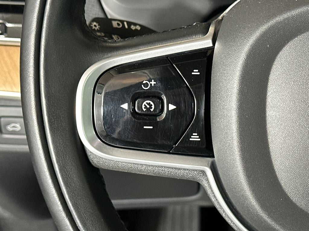 2022 Volvo XC90 Recharge Plug-In Hybrid T8 Inscription Expression 6 Passenger