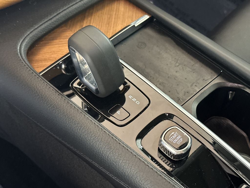 2022 Volvo XC90 Recharge Plug-In Hybrid T8 Inscription Expression 6 Passenger