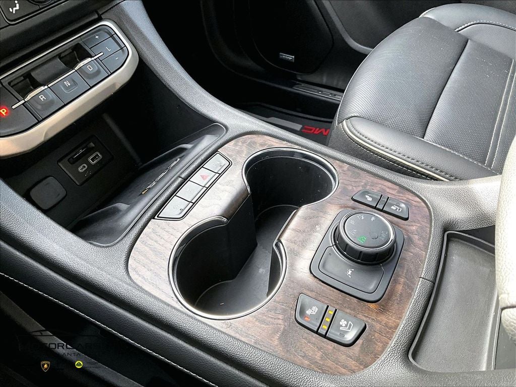 2023 GMC Acadia Denali ...AWD!!!