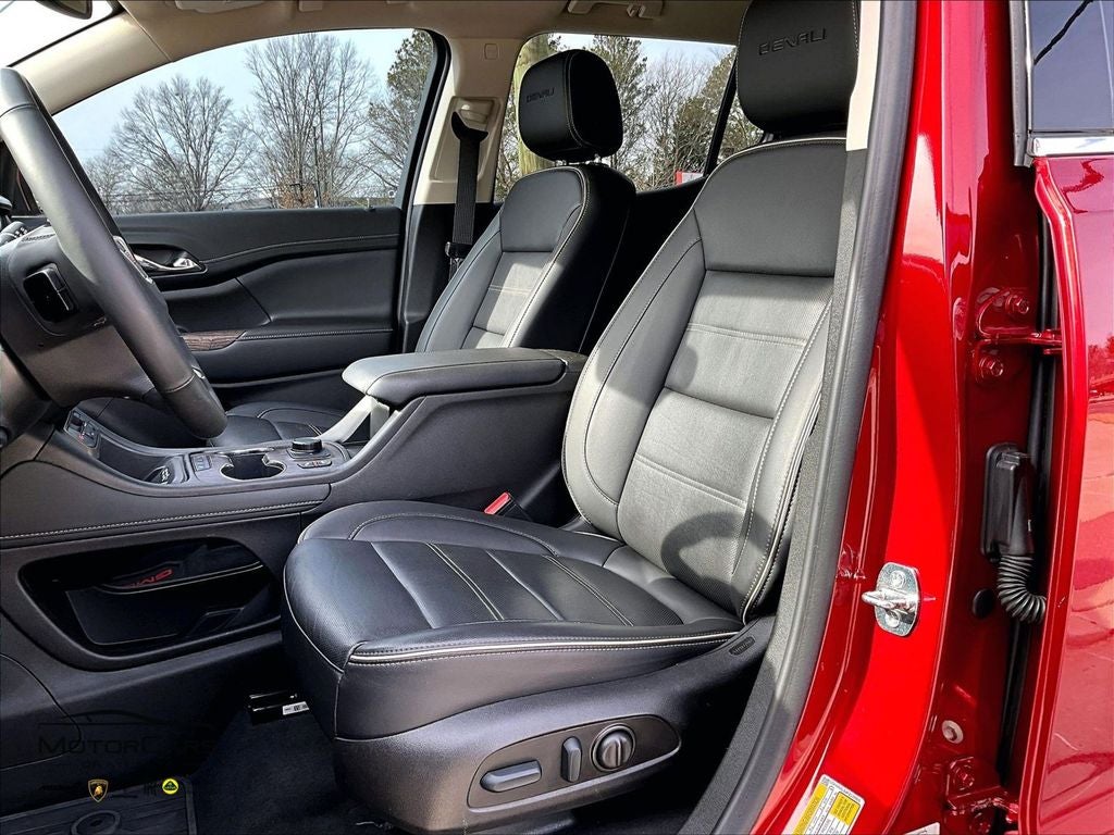 2023 GMC Acadia Denali ...AWD!!!