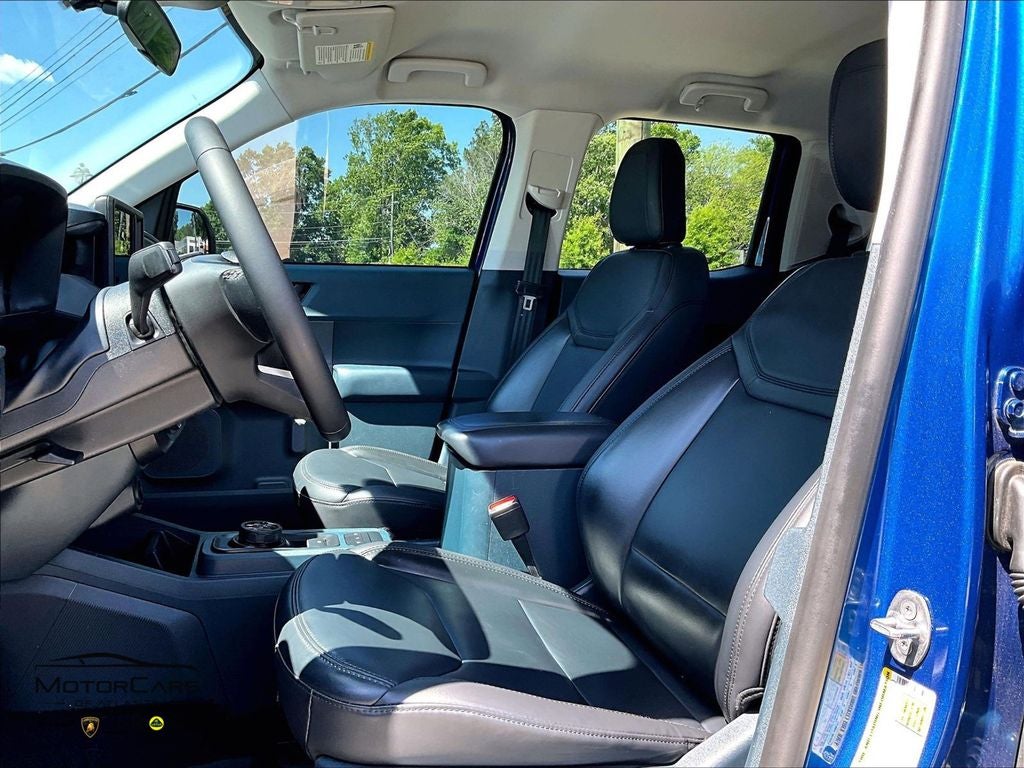 2023 Ford Maverick Lariat ...Black Appearance Package!!