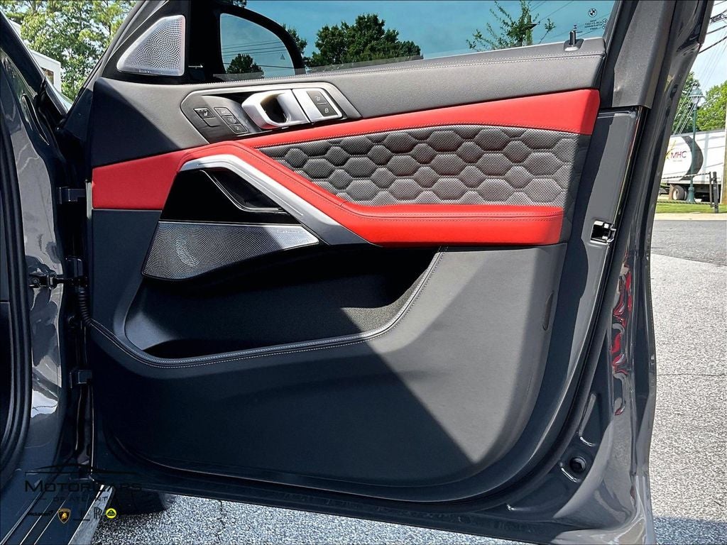 2025 BMW X6 M Base