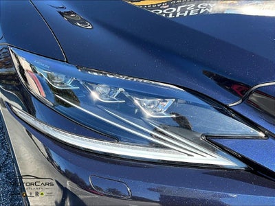 2019 Lexus LS 500 Base ...28-Way Massaging Semi-Aniline Leather!