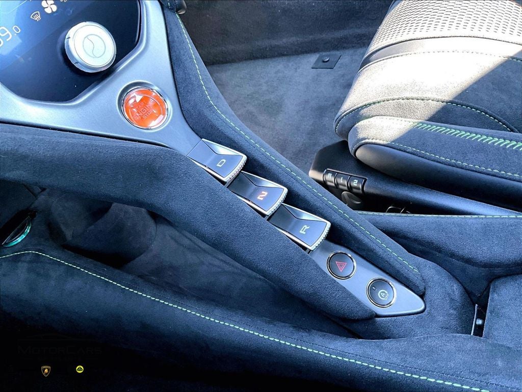 2026 McLaren 750S Base