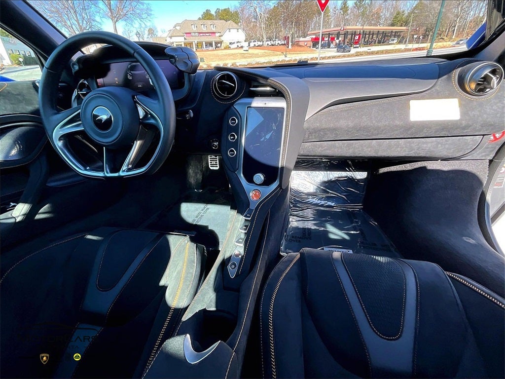 2025 McLaren 750S Base