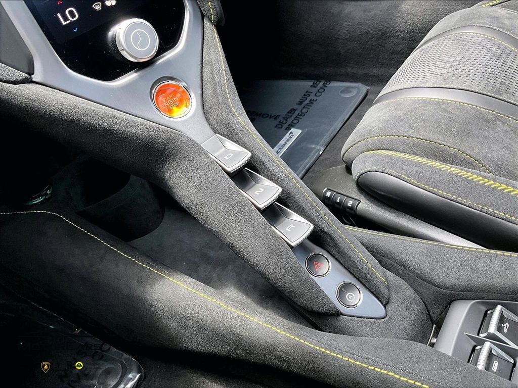 2026 McLaren 750S Spider Base