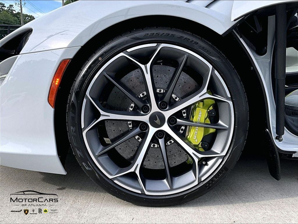 2026 McLaren Artura Base