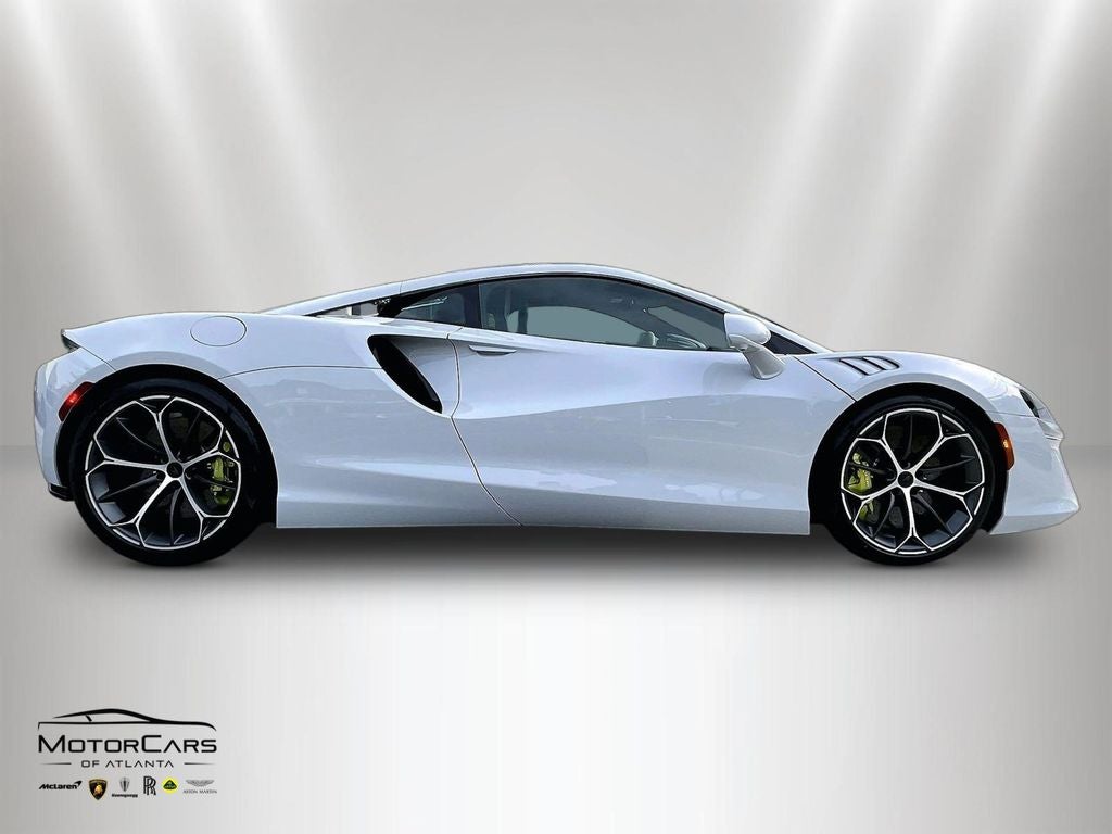 2026 McLaren Artura Base
