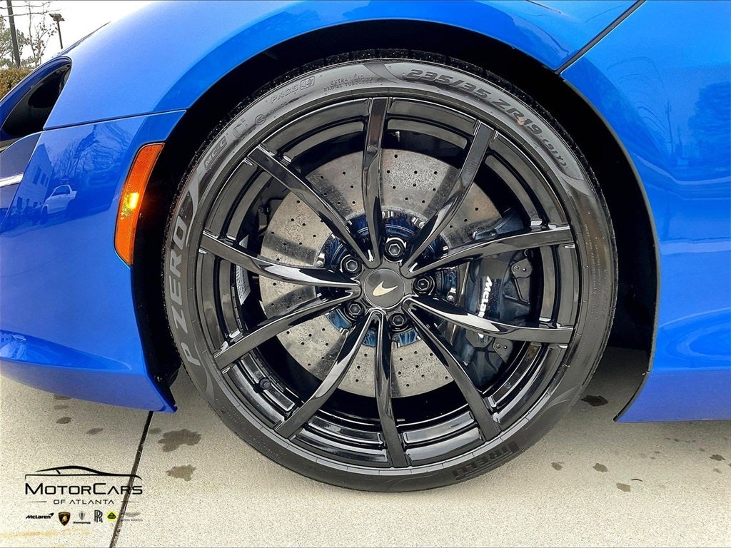 2025 McLaren Artura Base