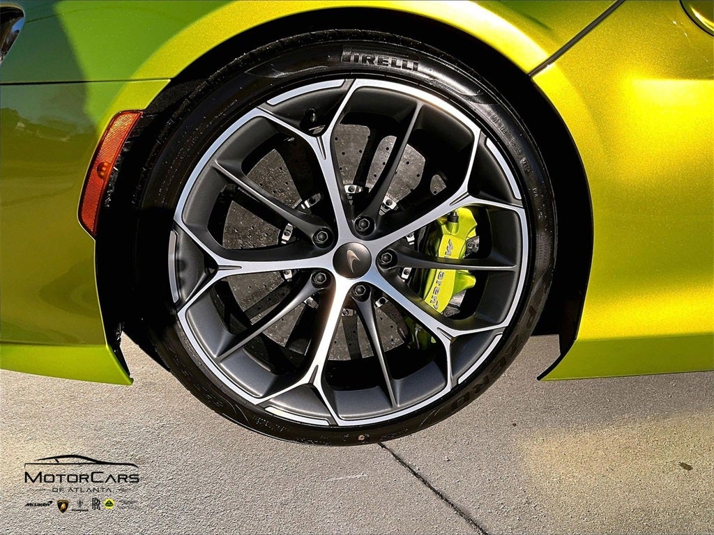 2026 McLaren Artura Spider Base