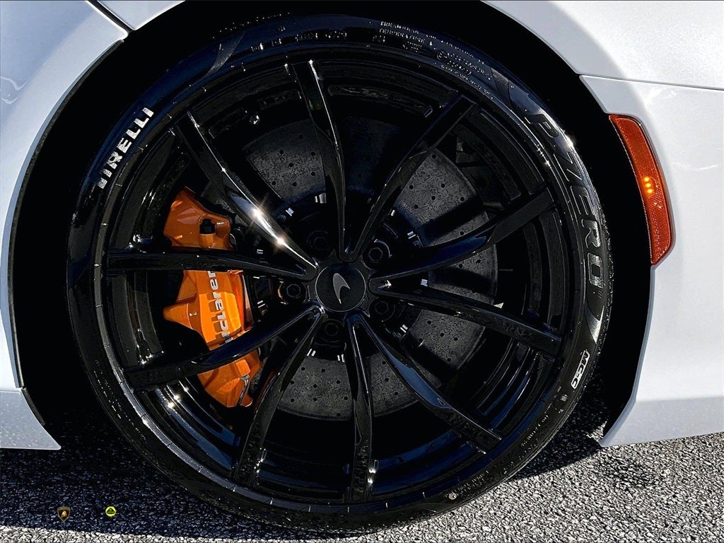 2026 McLaren Artura Spider Base