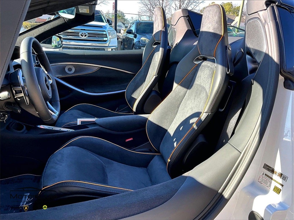 2026 McLaren Artura Spider Base