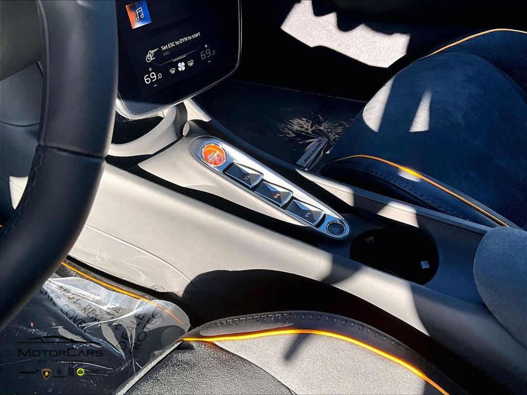 2025 McLaren Artura Spider Base