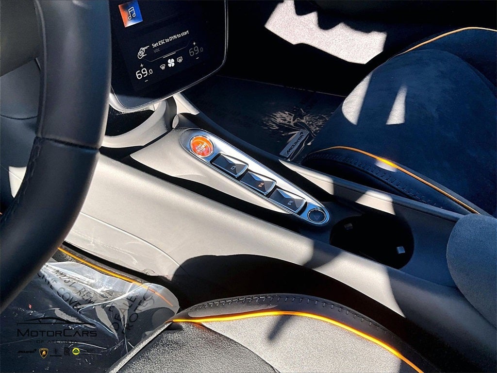 2025 McLaren Artura Spider Base