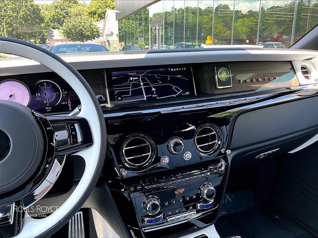 2027 Rolls-Royce Phantom EWB