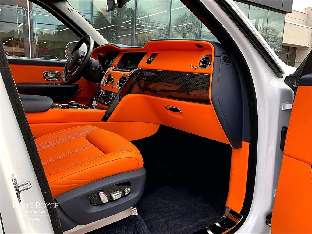 2021 Rolls-Royce Cullinan ....Black Badge!!