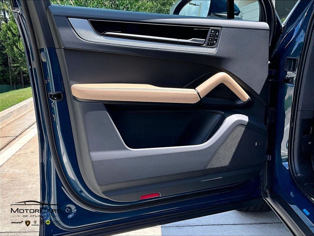 2026 Porsche Cayenne ...Premium Package Plus!!!