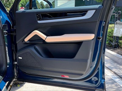 2026 Porsche Cayenne ...Premium Package Plus!!!