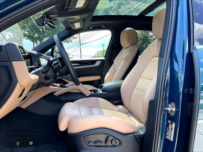 2026 Porsche Cayenne ...Premium Package Plus!!!