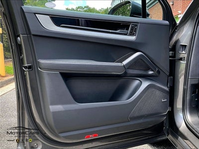 2026 Porsche Cayenne ...Premium Package Plus!!