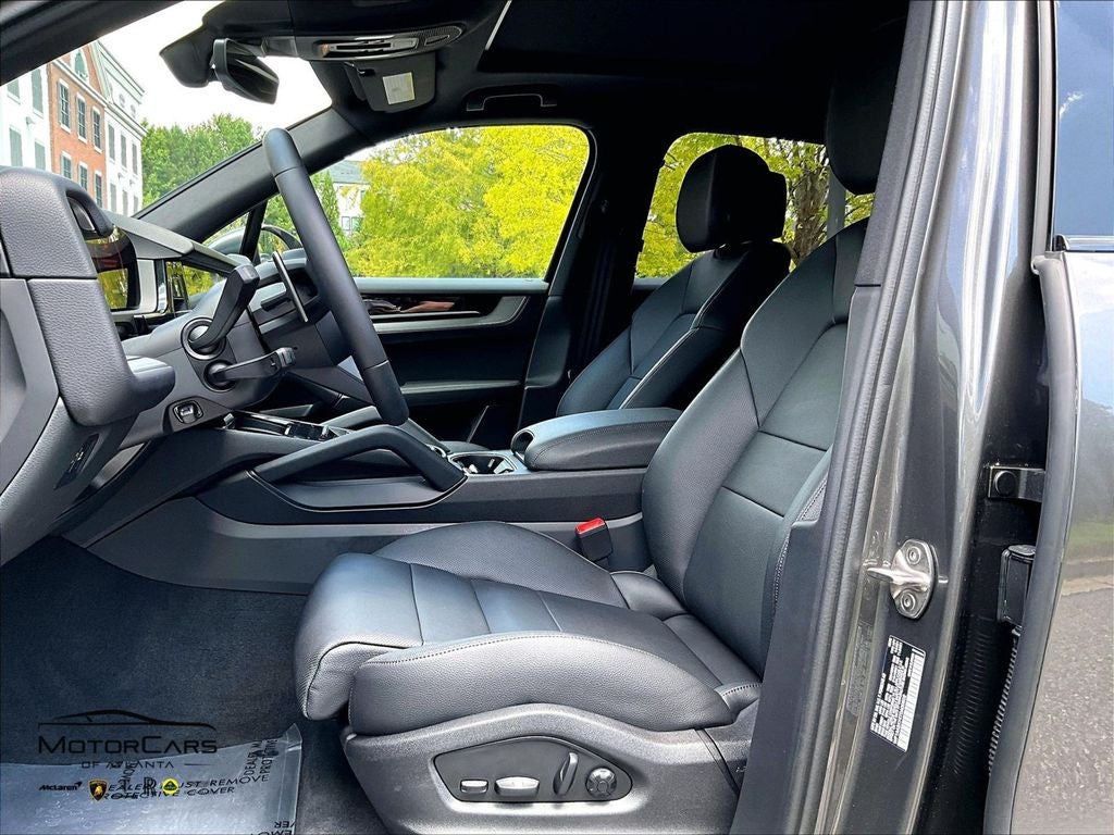 2026 Porsche Cayenne ...Premium Package Plus!!