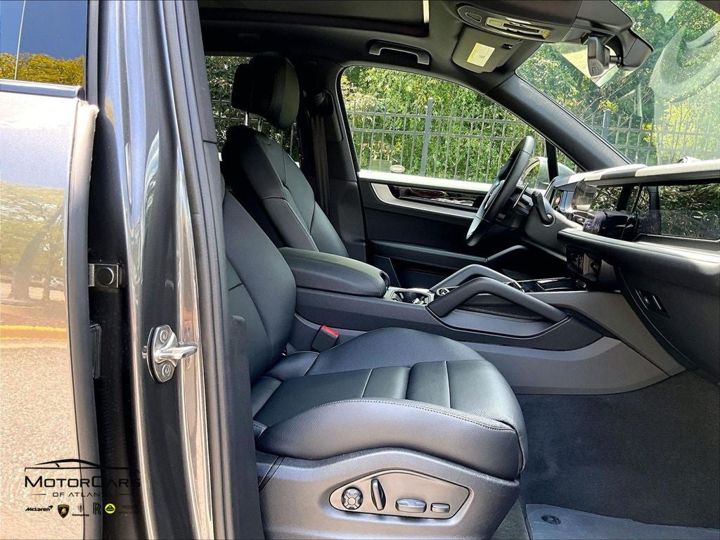 2026 Porsche Cayenne ...Premium Package Plus!!