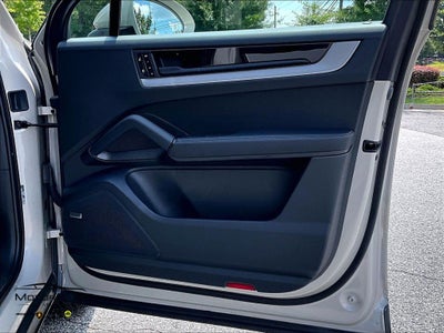 2026 Porsche Cayenne ...Premium Package!!!