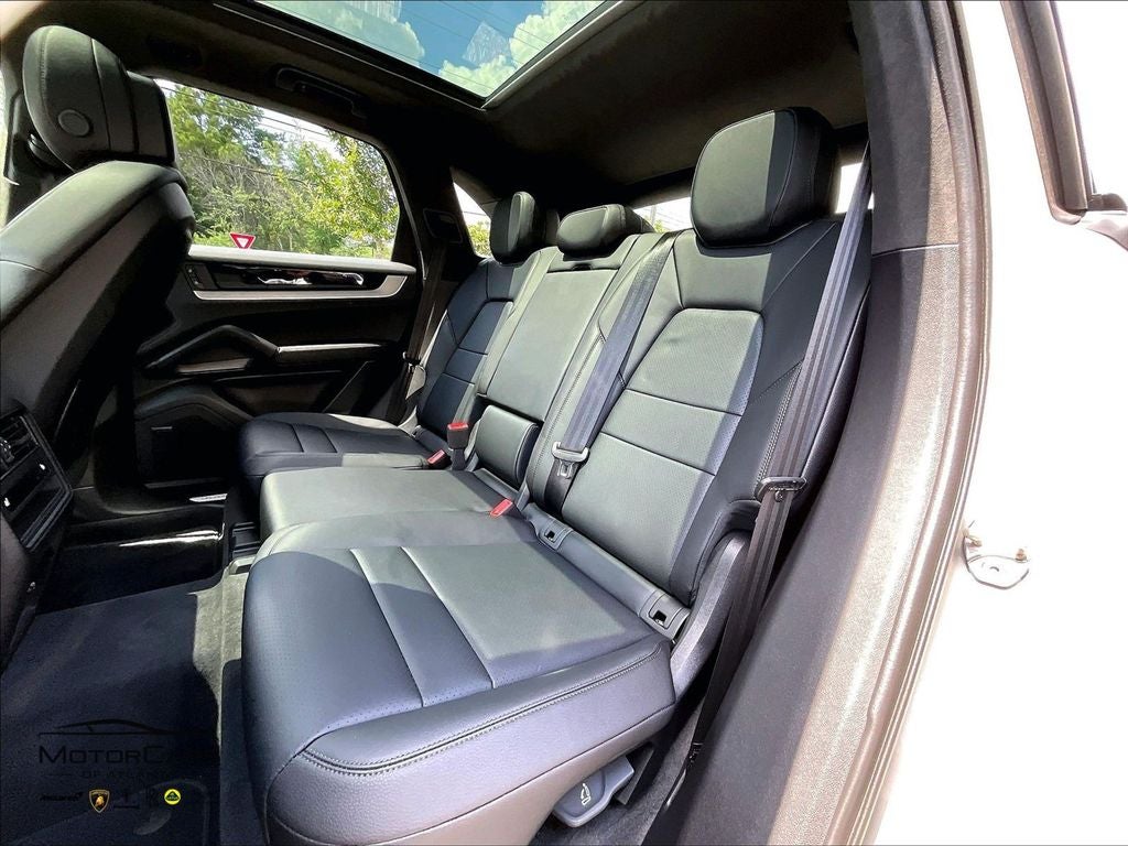 2026 Porsche Cayenne ...Premium Package!!!