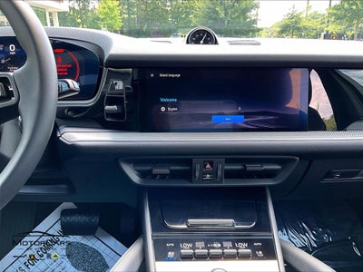 2026 Porsche Cayenne ...Premium Package!!!