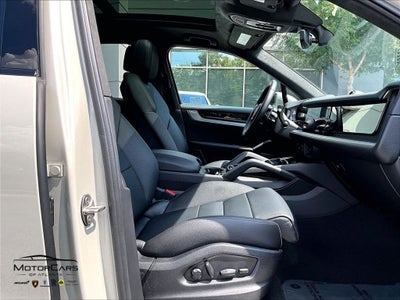 2026 Porsche Cayenne ...Premium Package!!!