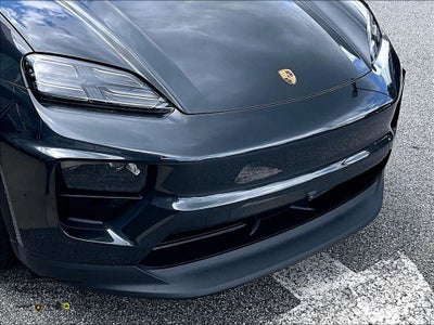 2026 Porsche Macan Electric ...RS Spyder Wheel Design!!