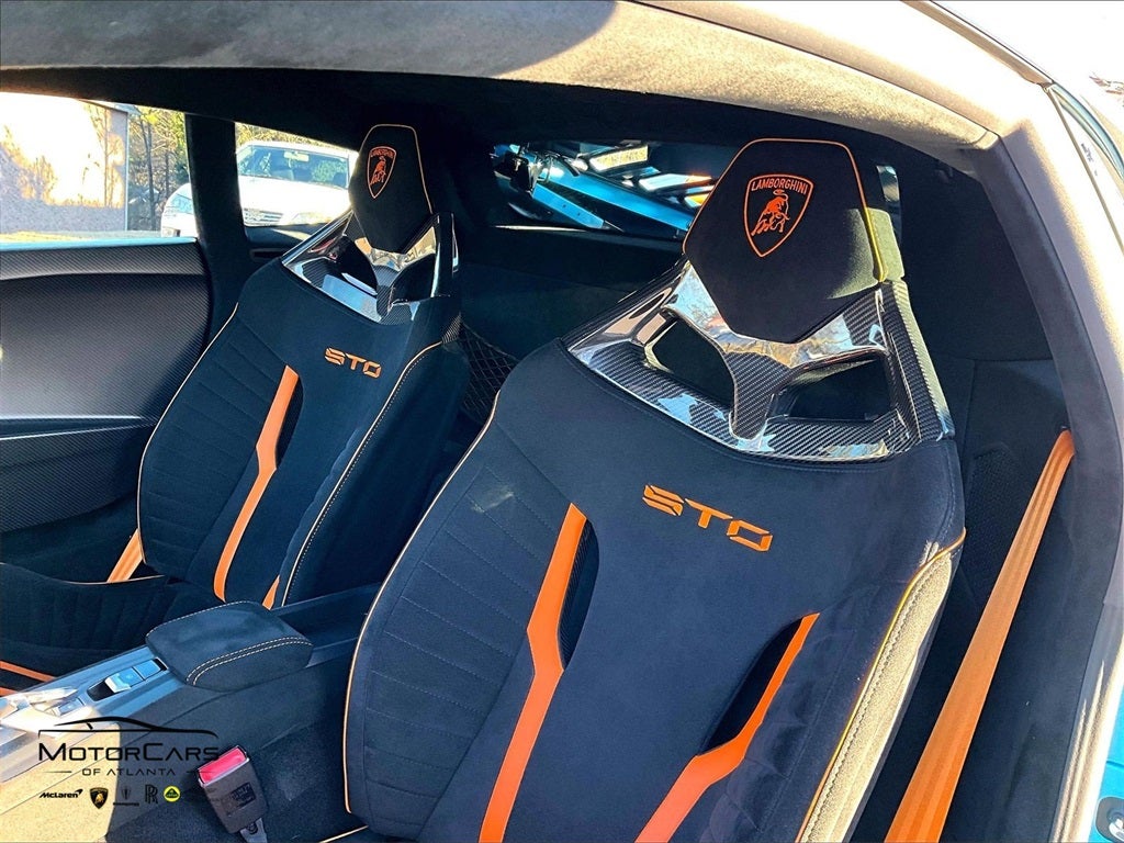 2022 Lamborghini Huracan STO Base