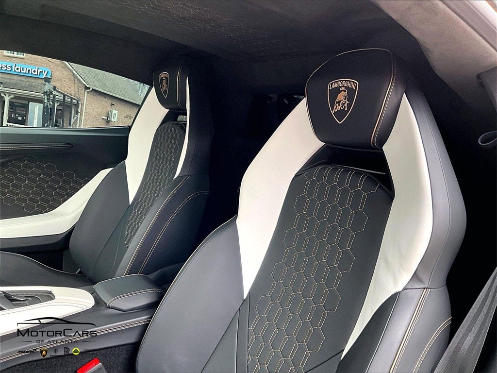 2024 Lamborghini Revuelto Base