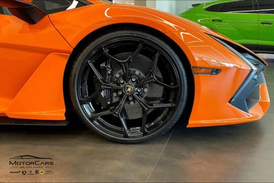 2024 Lamborghini Revuelto Base