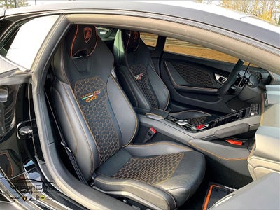 2020 Lamborghini Huracan EVO Base