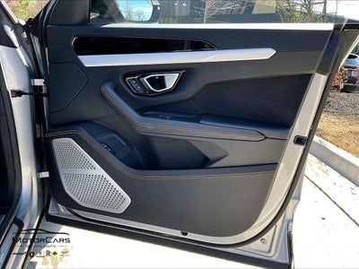 2020 Lamborghini Urus Base