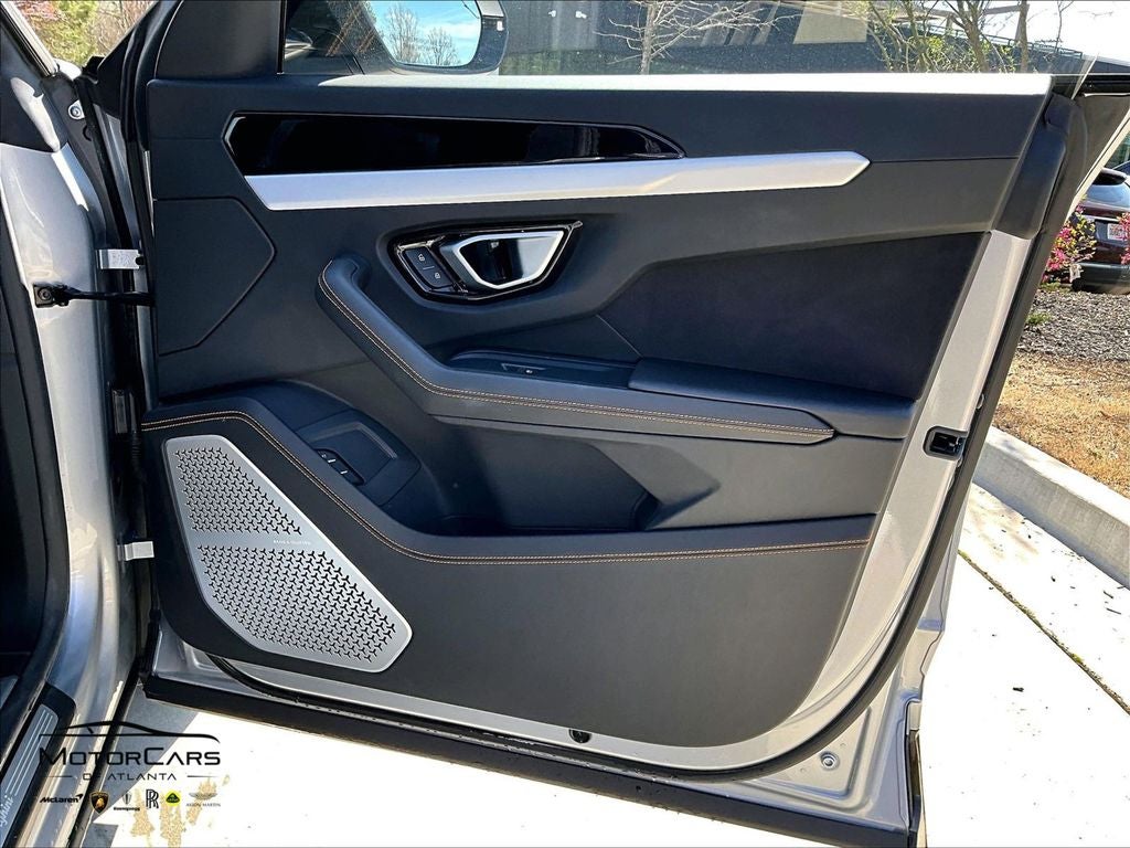 2020 Lamborghini Urus Base