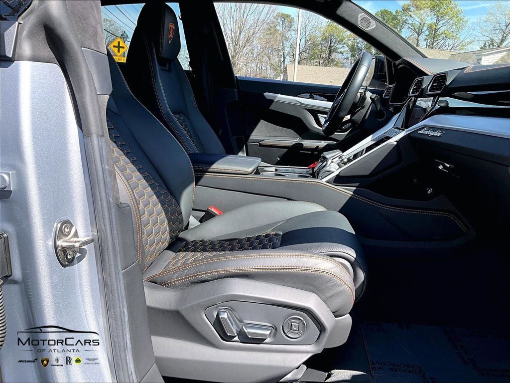 2020 Lamborghini Urus Base