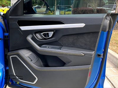 2020 Lamborghini Urus Base