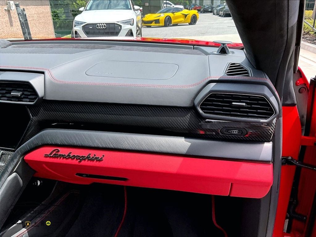 2024 Lamborghini Urus S