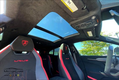 2024 Lamborghini Urus Performante