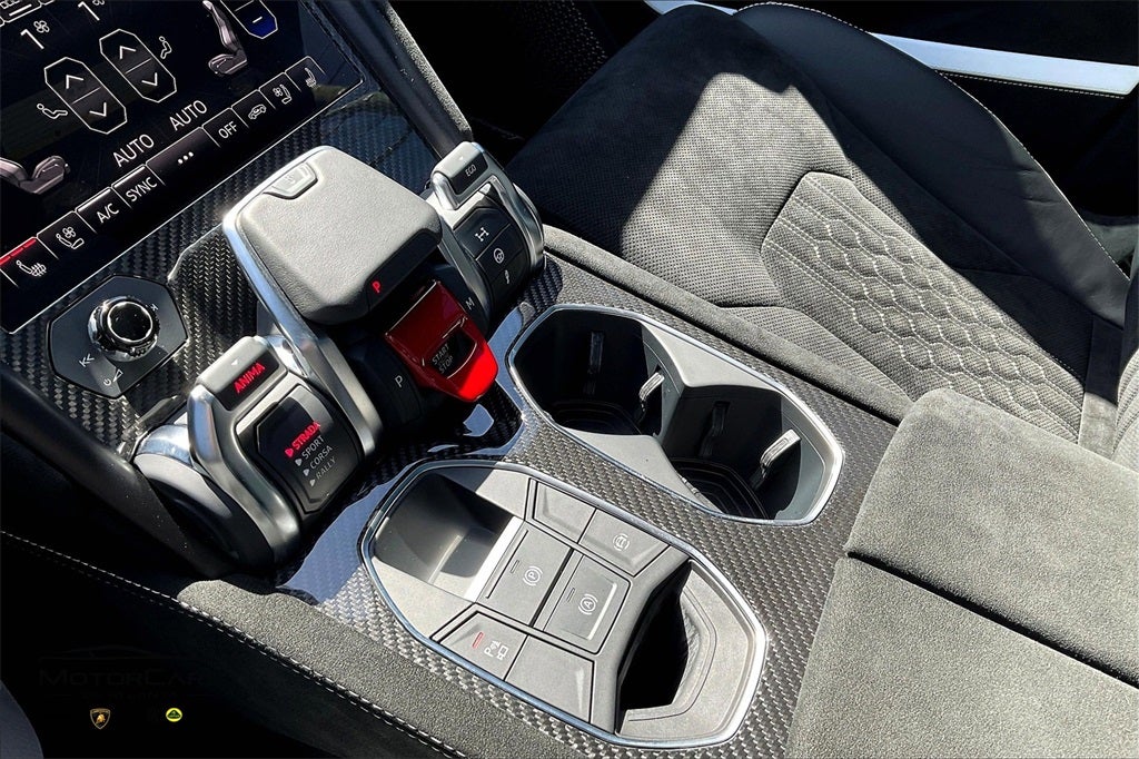 2023 Lamborghini Urus Performante