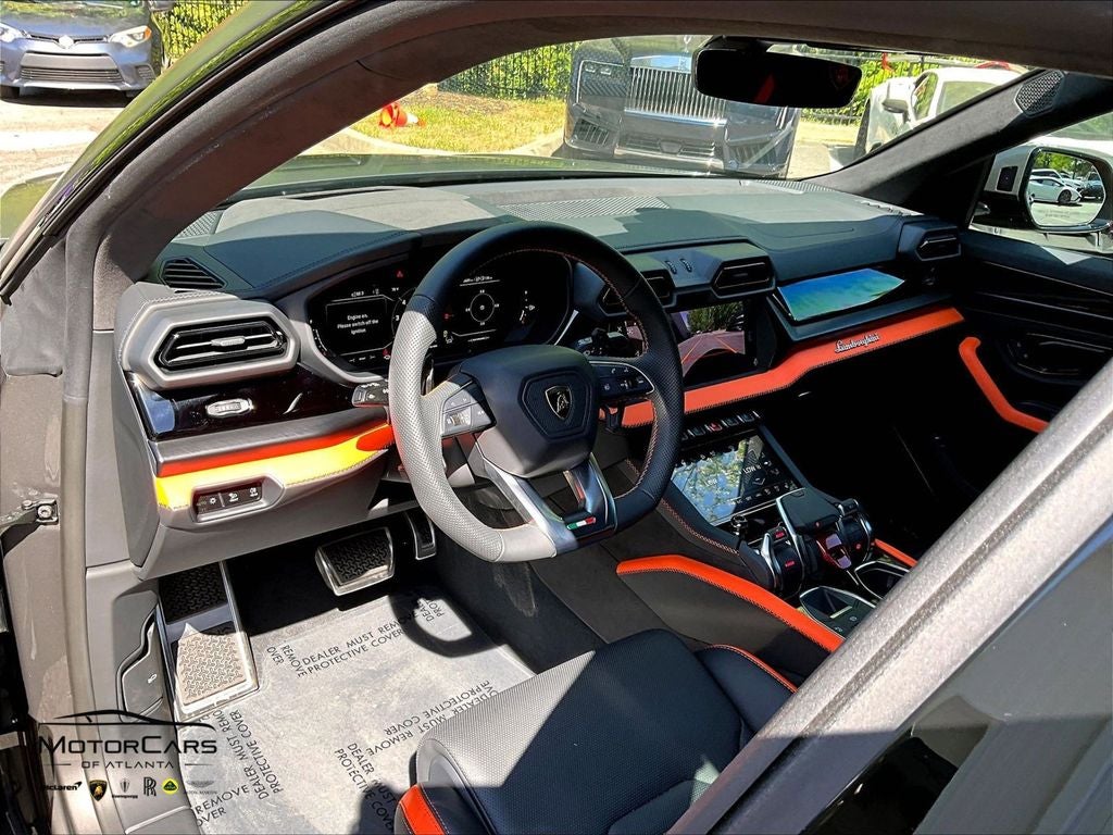 2025 Lamborghini Urus SE