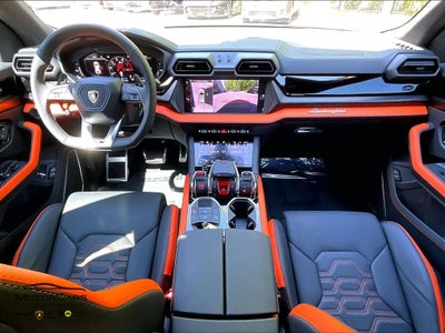 2025 Lamborghini Urus SE