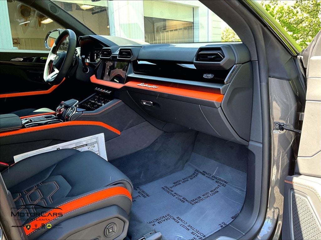 2025 Lamborghini Urus SE