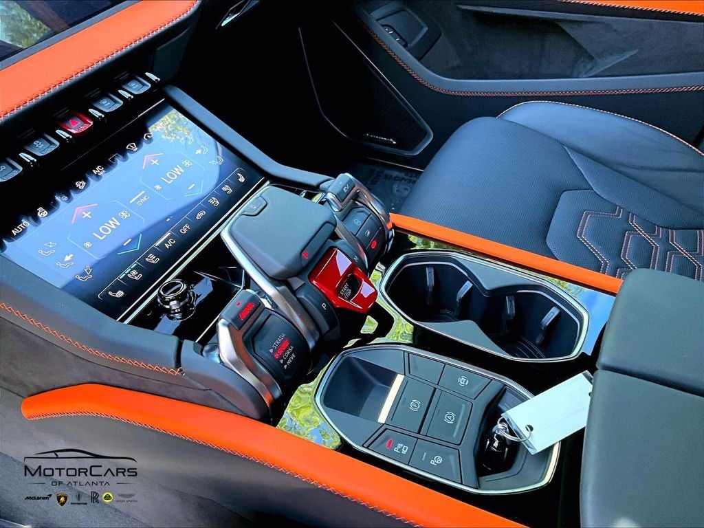 2025 Lamborghini Urus SE