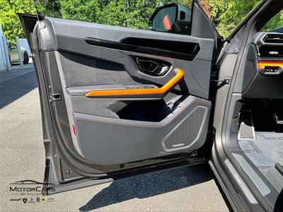 2025 Lamborghini Urus SE