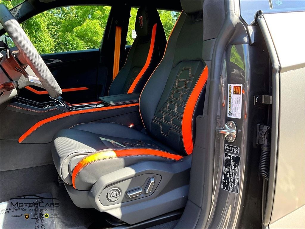 2025 Lamborghini Urus SE